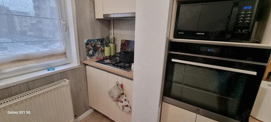 Vand apartament 3 camere ,decomandat, zona Astra 63;mp - 12