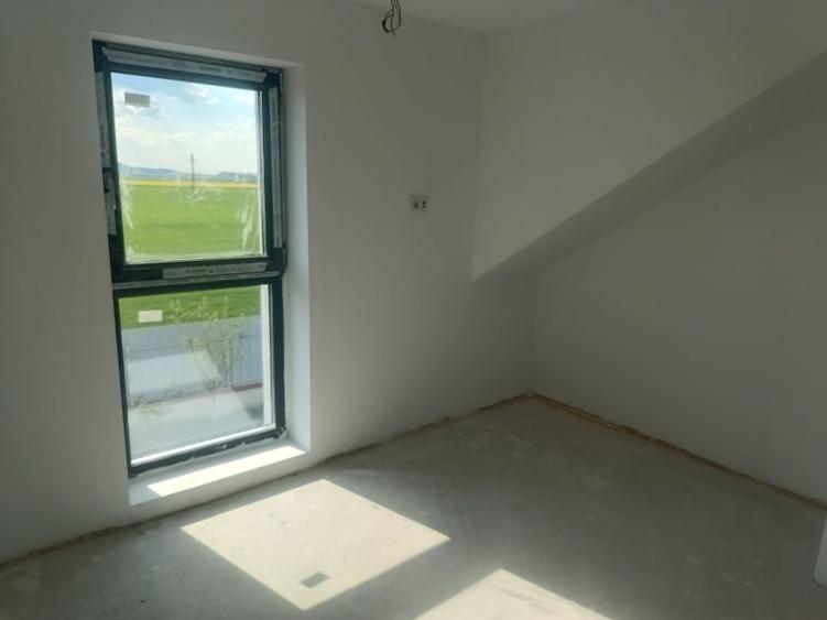 Proprietar, vând  casă  la intrare in Prejmer - 2