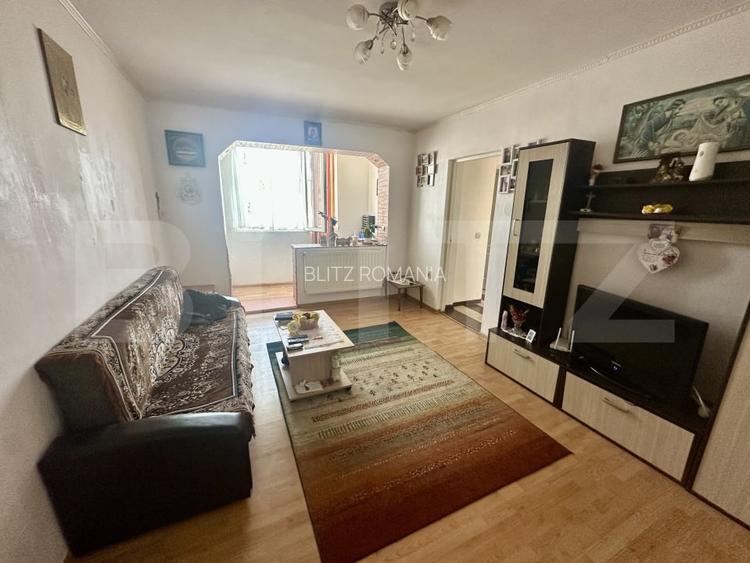 Apartament 3 camere de vanzare - Zona Kogalniceanu, Sebes - Etaj 4