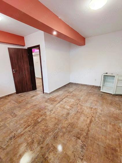 PF, vand acest apartament generos in Piata Mihai Viteazu - 1