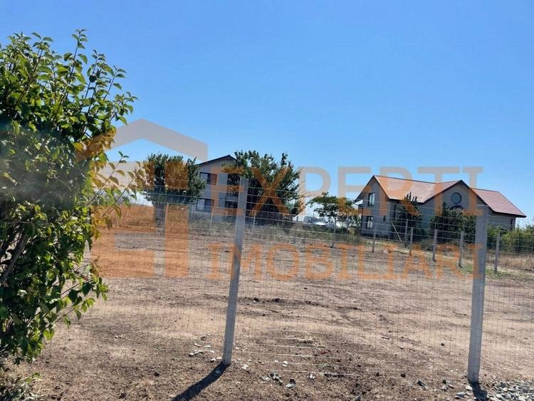 Teren intravilan de vanzare  situat in zona COSTINESTI langa soseaua DC.6 - 6