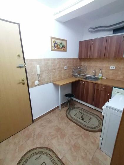 Garsonieră decomandată în Central