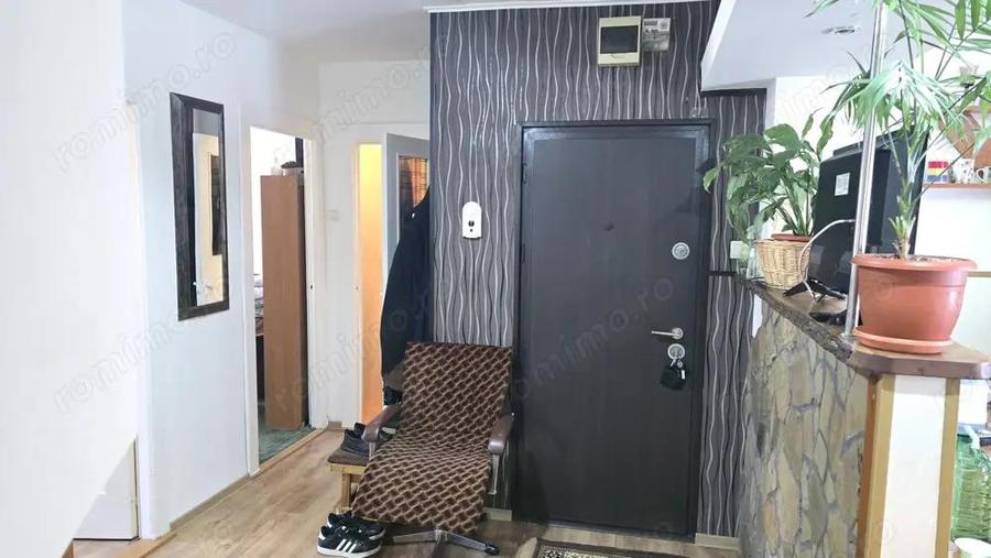 Vand apartament 4 camere decomandat Deva, Progresul, suprafata utila 83 mp + balconul, et 3 - 16