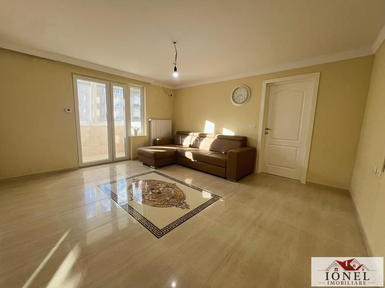 Apartament trei camere de vanzare in Alba Iulia