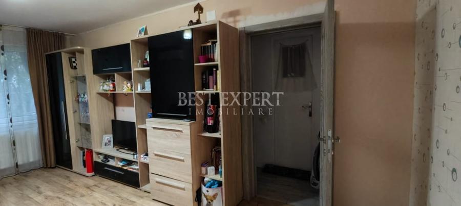 Apartament 4 camere  cu geam la baie, bloc reabilitat, 5 min metrou Titan - 6