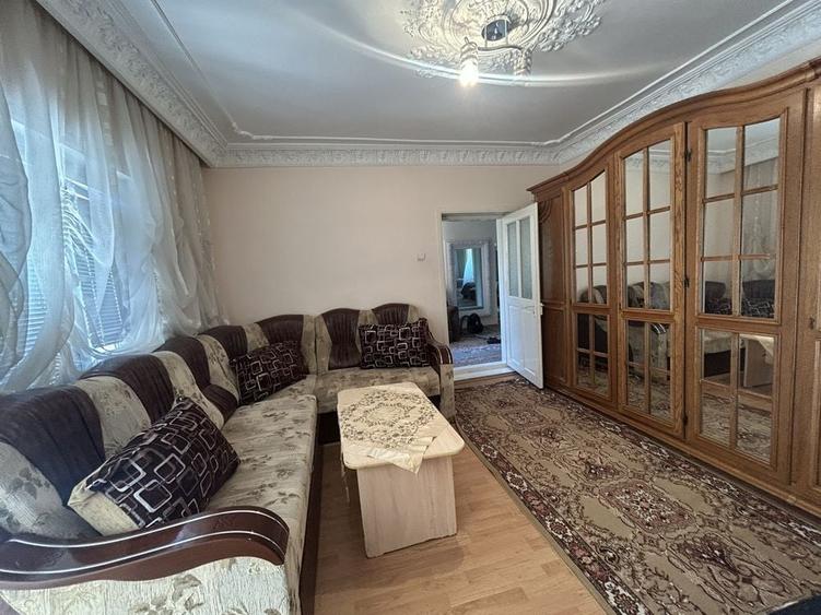 Casă cu 4 camere în Vasile Alecsandri