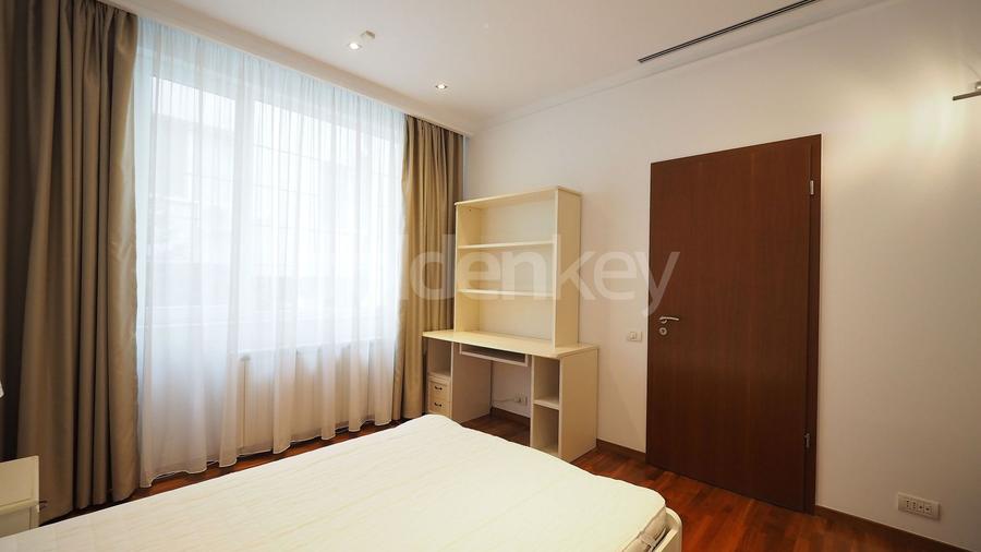 Apartament spatios cu 4 camere | mobilat | vedere libera | 2 garaje - 15