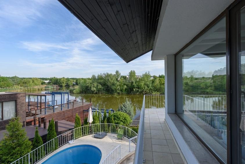 Vila eleganta pe malul lacului| Ponton si piscina| Snagov - 20