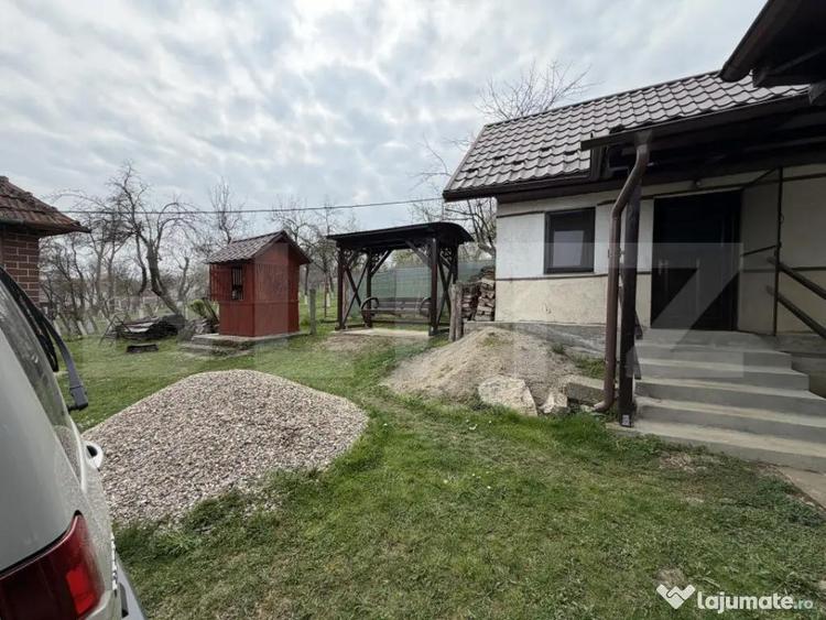 Casa cu 3 camere in suprafa?a de 80 mp ?i un teren de 2 - 10