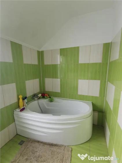 Casă cu 5 camere cu Teren 325 Mp în Chiajna