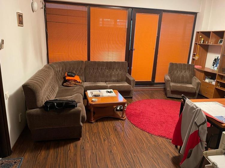 Str. Pajurei nr 2 intersectia cu b-dul Bucurestii Noi, langa metrou si Kaufland - 5