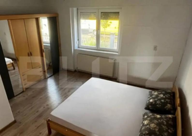 Casa de vanzare, cu 3 camere, 100 mp, zona Burdea - 1