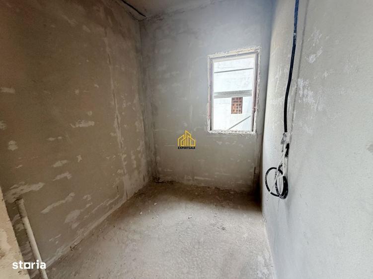 Casă cu 4 camere cu Teren 364 Mp în Domnești