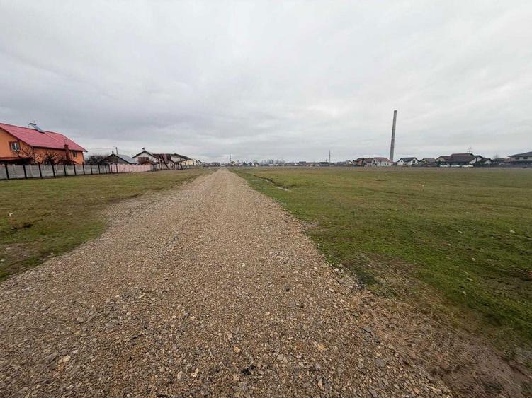 TEREN INTRAVILAN - Targu Jiu - Zona linistita - 1