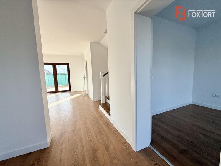 Duplex cu 5 camere de vanzare in localitatea Dumbravita - 9