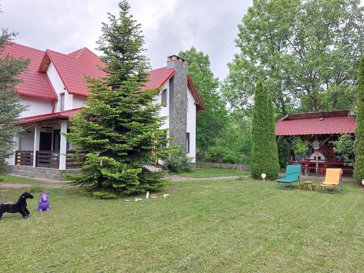 Casă cu 4 camere cu Teren 6000 Mp în Cornu