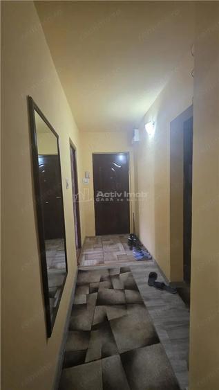 Apartament cu 4 camere decomandat în 1 Mai