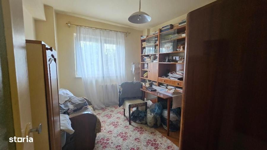 Apartament cu 4 camere în Cetate