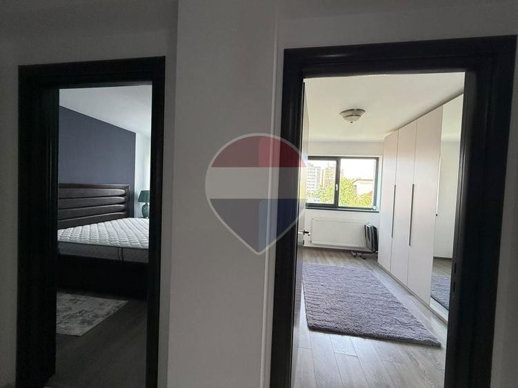 Apartament cu 4 camere decomandat, mobilat în Titan