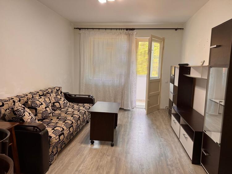 Apartament cu 2 camere decomandat în Malul Spitalului