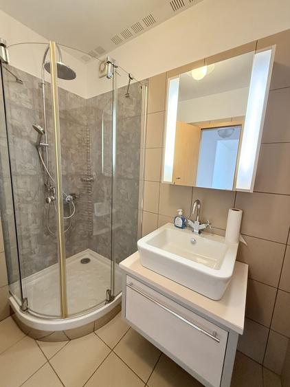 Apartament cu 4 camere în Calea Victoriei