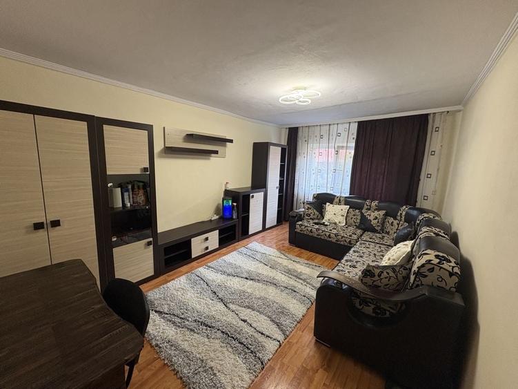 Apartament cu 2 camere decomandat în Aluniș