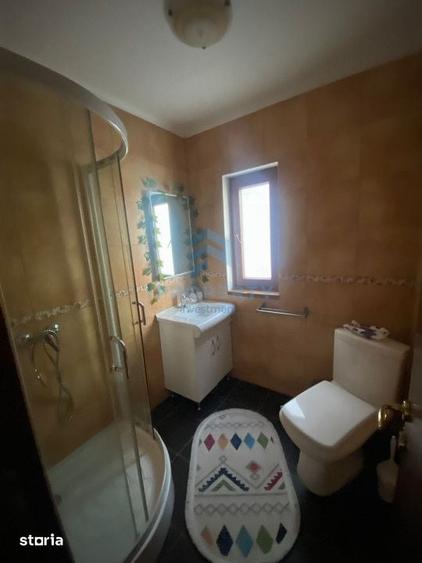 Casă cu 5 camere cu Teren 360 Mp în Dobroești