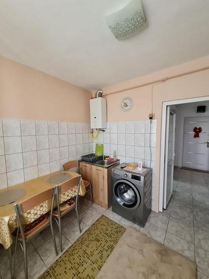 Garsonieră decomandată în Central