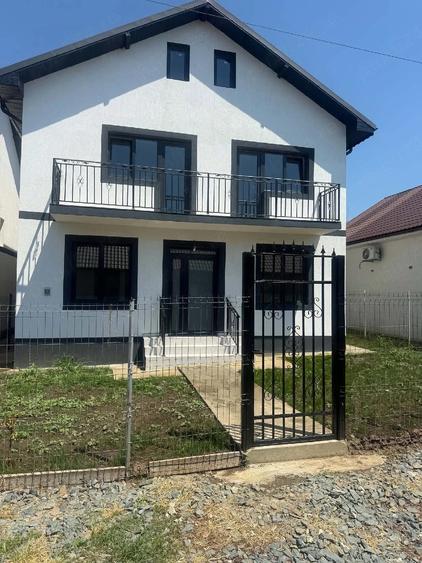 Casă cu 6 camere cu Teren 180 Mp în Lumina