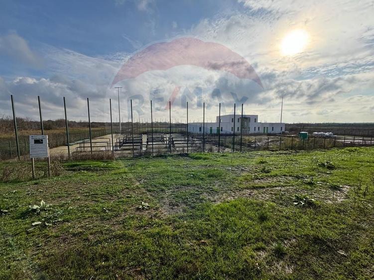 Teren agricol intravilan de 7094 mp, în Central
