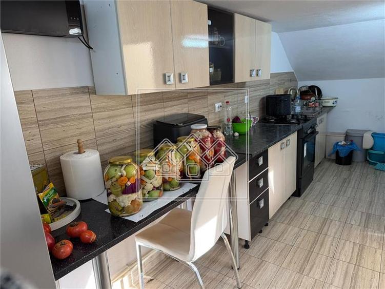 Casă cu 4 camere cu Teren 264 Mp în Tineretului