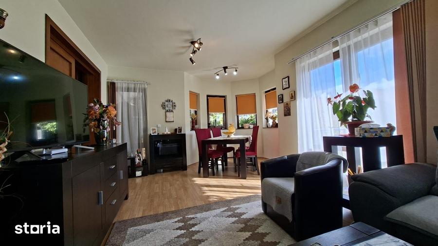 Casă cu 4 camere cu Teren 678 Mp în Livezeni