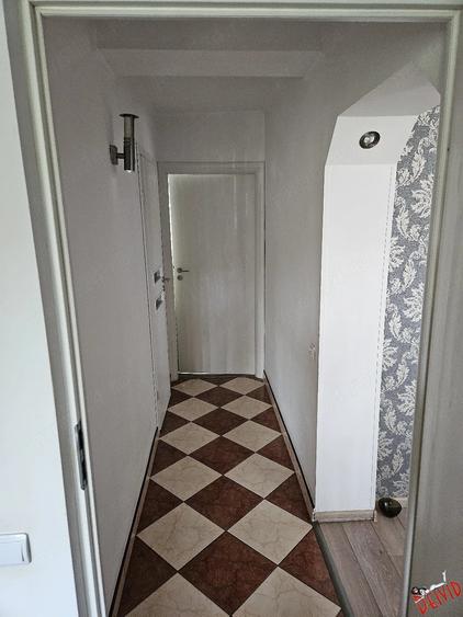 Apartament cu 3 camere decomandat, mobilat în Crângași