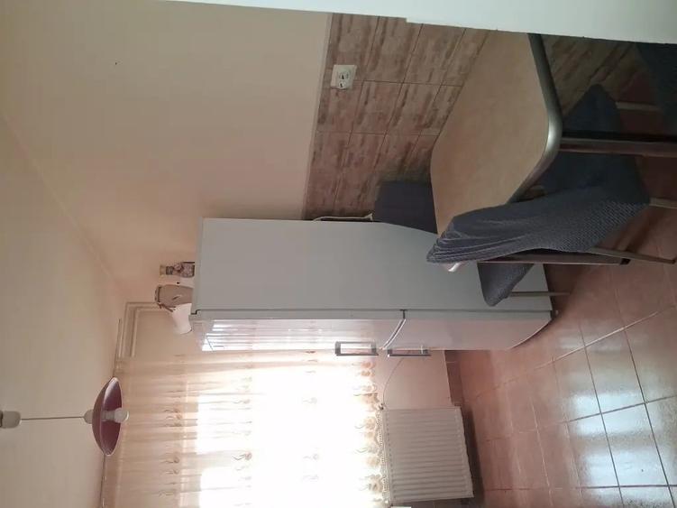 Apartament cu 2 camere decomandat în Florești