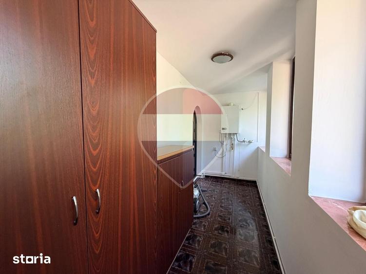 Casă cu 4 camere cu Teren 460 Mp în Cernele