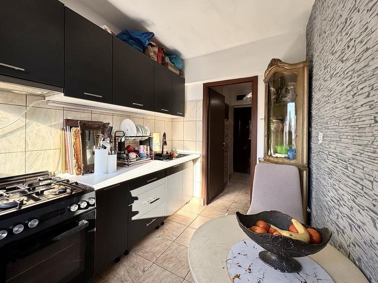 Apartament cu 2 camere semidecomandat, mobilat în Drumul Taberei — fotografia 1