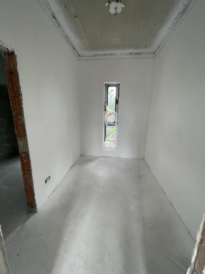 Casă individuală cu 5 camere cu Canalizare în Central