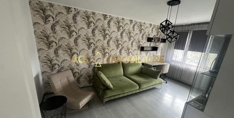 Apartament cu 3 camere decomandat, mobilat în Sălăjan
