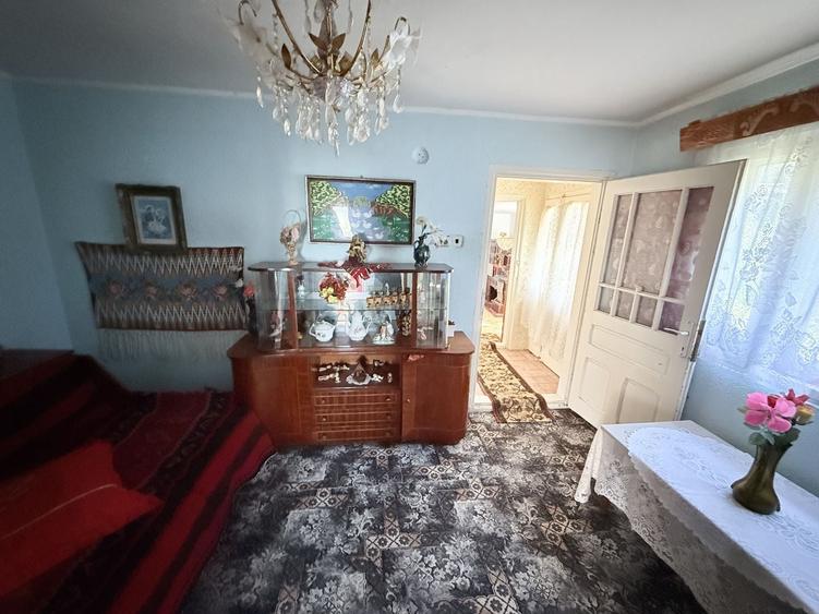 Casă individuală cu 5 camere cu Canalizare în Teșila