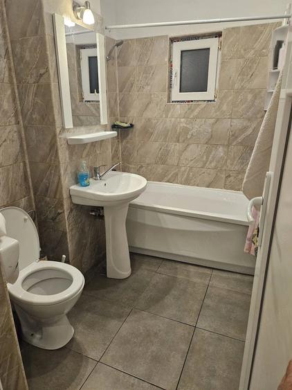 Apartament cu 2 camere semidecomandat în Brazda lui Novac