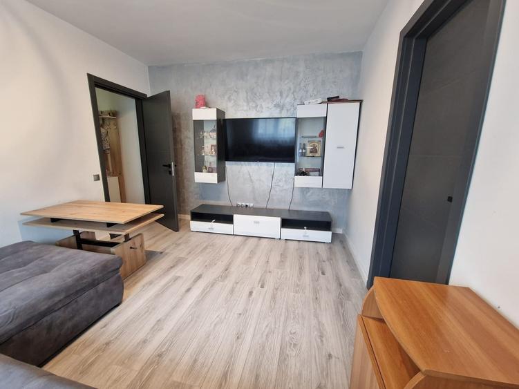 Apartament cu 2 camere decomandat în Exterior Vest