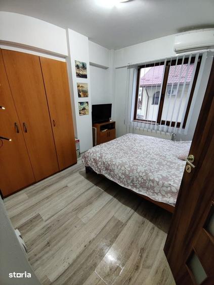 Apartament cu 2 camere în Podu Roș