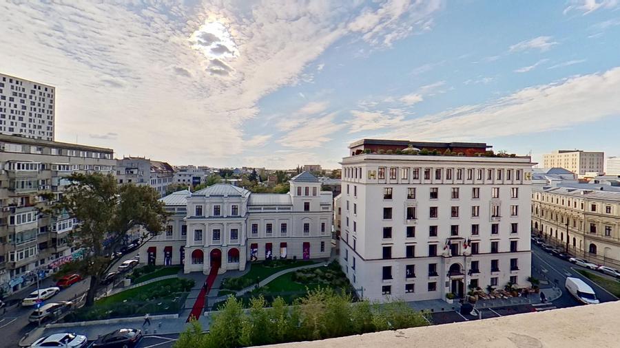 Apartament cu 3 camere semidecomandat în Calea Victoriei
