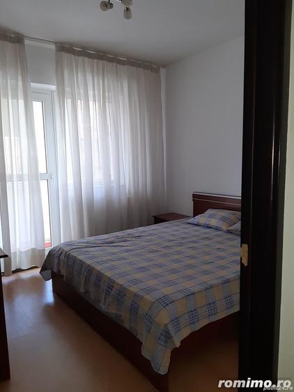 Apartament cu 3 camere decomandat în Complex Studențesc