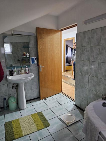 Casă cu 4 camere în Uiasca