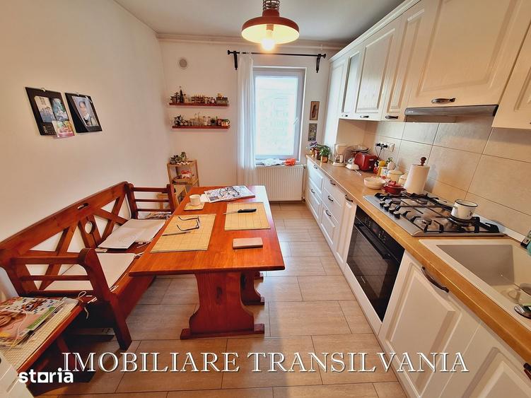 Apartament cu 4 camere decomandat în Central
