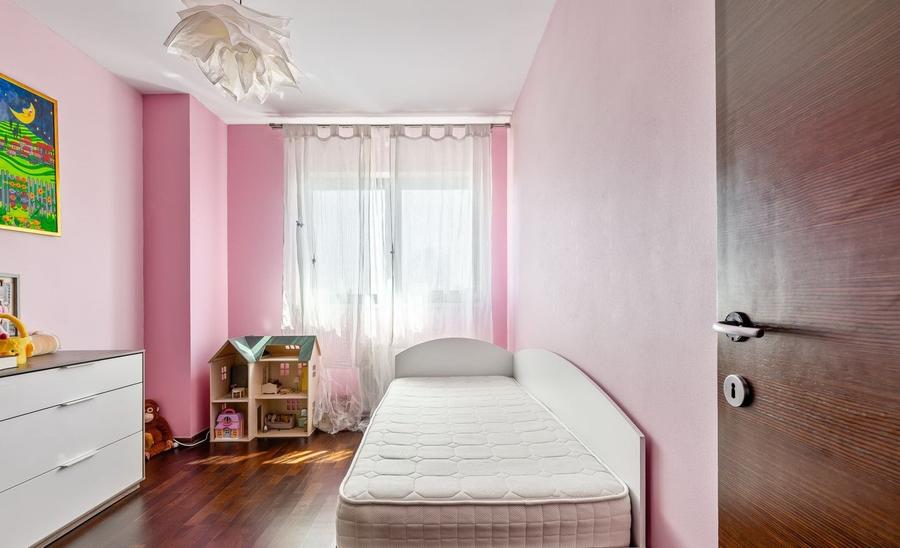 Apartament cu 3 camere decomandat în Victoriei