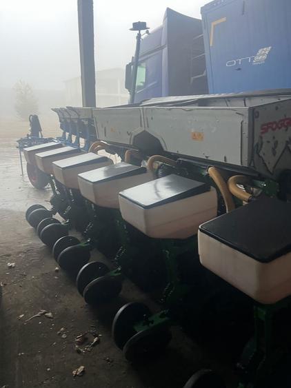 16 ha teren arabil Tecuci irigatii Utilaje agricole - 5