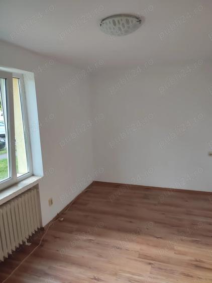 Vand apartament cu trei camere (sau inchiriez pt activ. com.) semidecomandate parter Terezian 62mp - 6