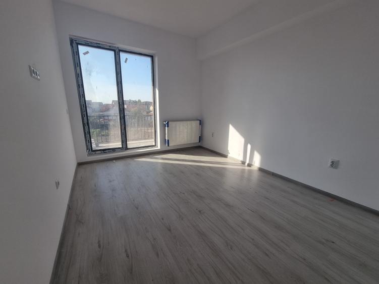 Oportunitate, ULTIMUL APARTAMENT,bloc cu lift,tva inclus,comision 0% - 1